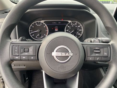 Used 2024 Nissan Rogue S image 15