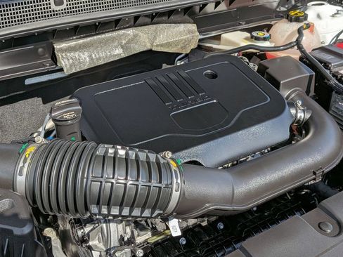 Used 2025 Chevrolet Blazer LT FWD image 31