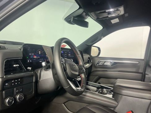 Used 2025 Chevrolet Suburban RST image 23