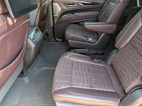 Certified 2023 Cadillac Escalade ESV V w/ LPO, Floor Liner Package AWD/4WD image 18