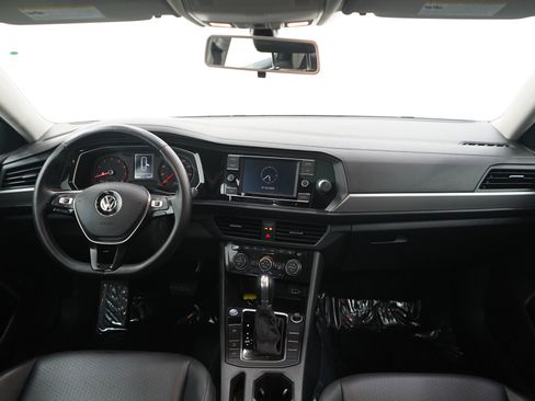 Used 2019 Volkswagen Jetta SE FWD image 13