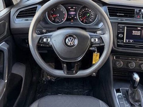 Used 2020 Volkswagen Tiguan S image 14