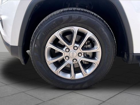 Used 2015 Jeep Grand Cherokee Limited w/ Mopar Chrome Edition Group RWD image 11