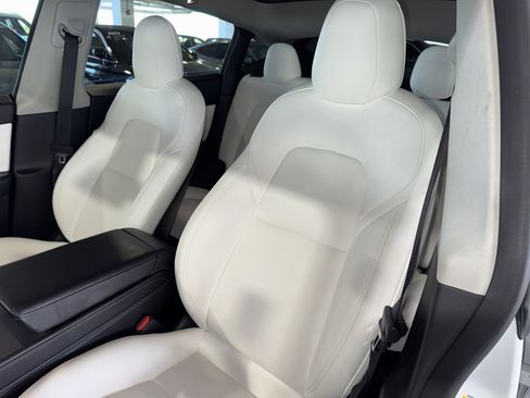 Used 2022 Tesla Model Y Performance image 33