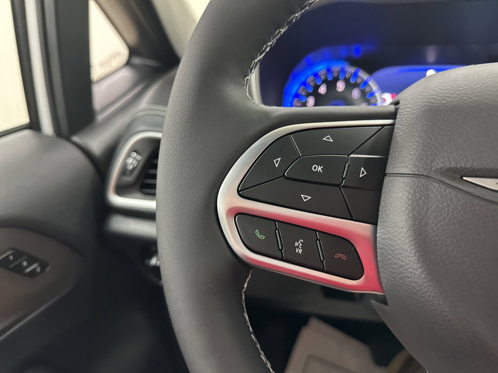 New 2027 Chrysler Pacifica Select FWD image 33