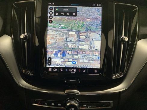 Used 2025 Volvo XC60 B5 Core image 42