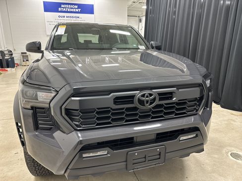Used 2024 Toyota Tacoma TRD Off-Road AWD/4WD image 3
