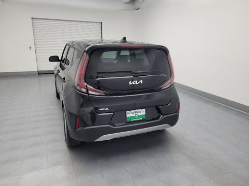 Used 2023 Kia Soul LX w/ LX Technology Package FWD image 6