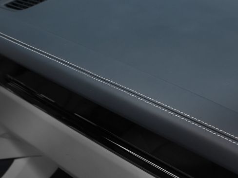 Certified 2023 Porsche Cayenne AWD/4WD image 22