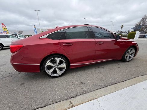 Used 2018 Honda Accord Touring image 7