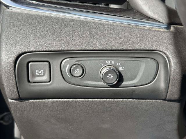 Used 2021 Buick Enclave Avenir w/ Avenir Technology Package AWD/4WD image 25