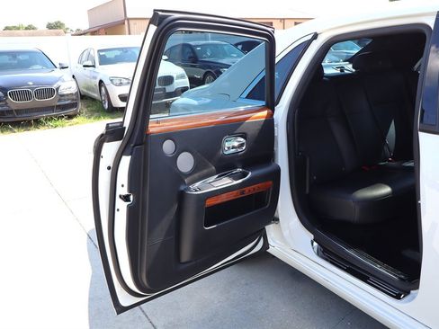 Used 2011 Rolls-Royce Ghost RWD image 62