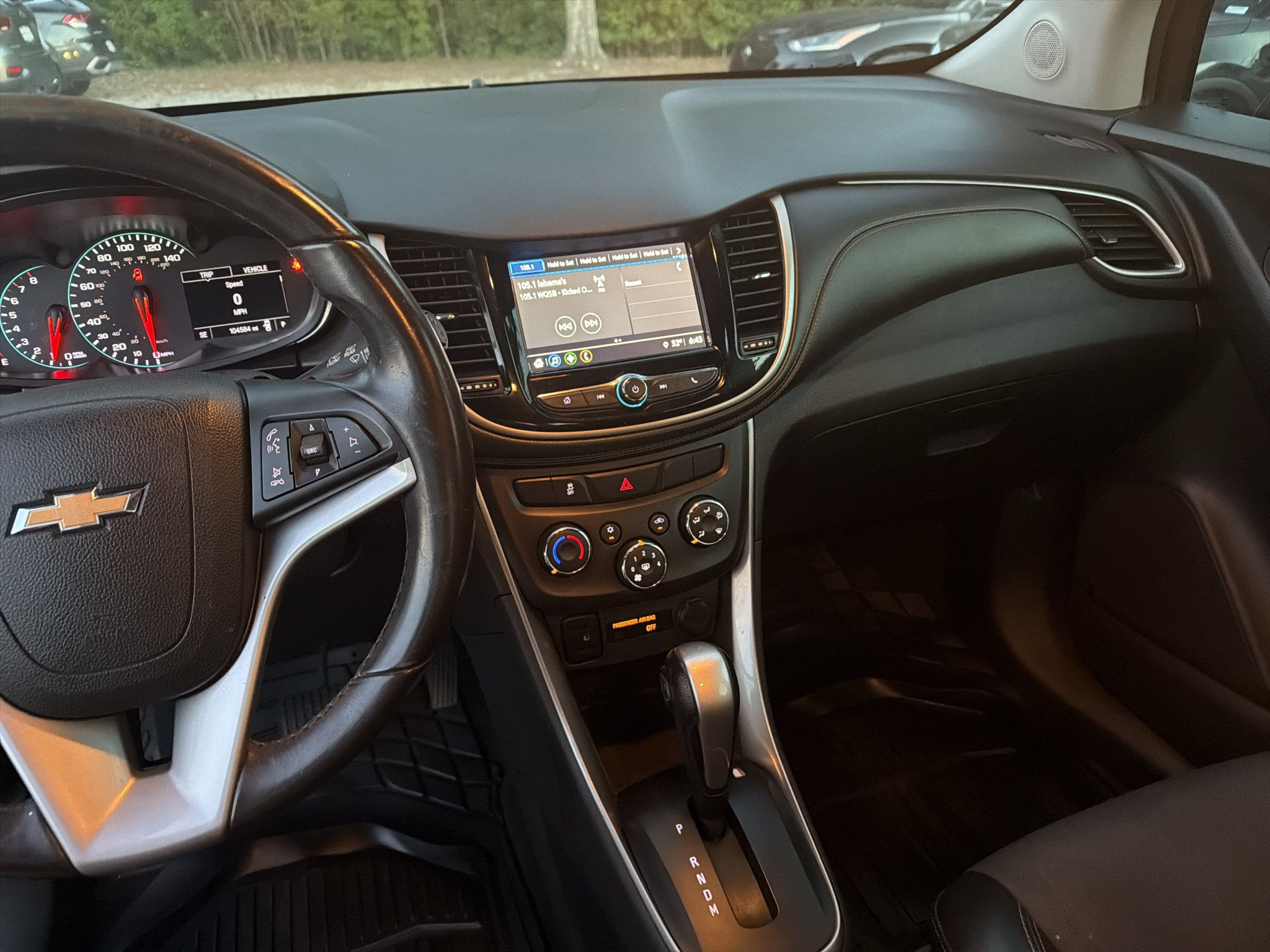 Used 2018 Chevrolet Trax LT w/ LT Convenience Package FWD image 16