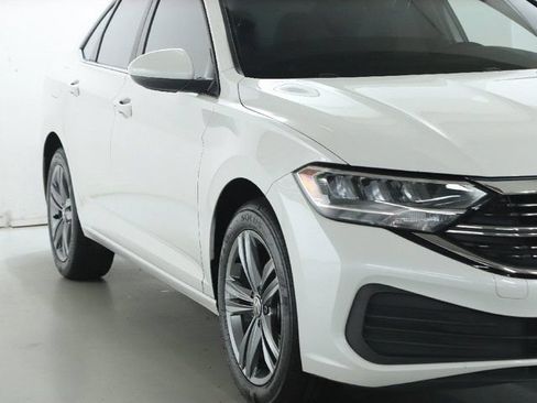 Used 2023 Volkswagen Jetta SE w/ Panoramic Sunroof Package FWD image 8