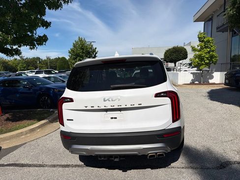 Used 2022 Kia Telluride SX w/ SX Prestige Package AWD/4WD image 12
