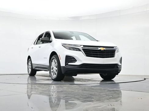Used 2024 Chevrolet Equinox LS w/ LS Convenience Package FWD image 33