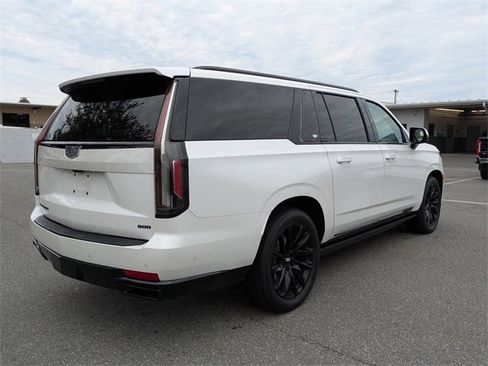 Used 2023 Cadillac Escalade ESV Sport w/ LPO, ONYX Package image 3
