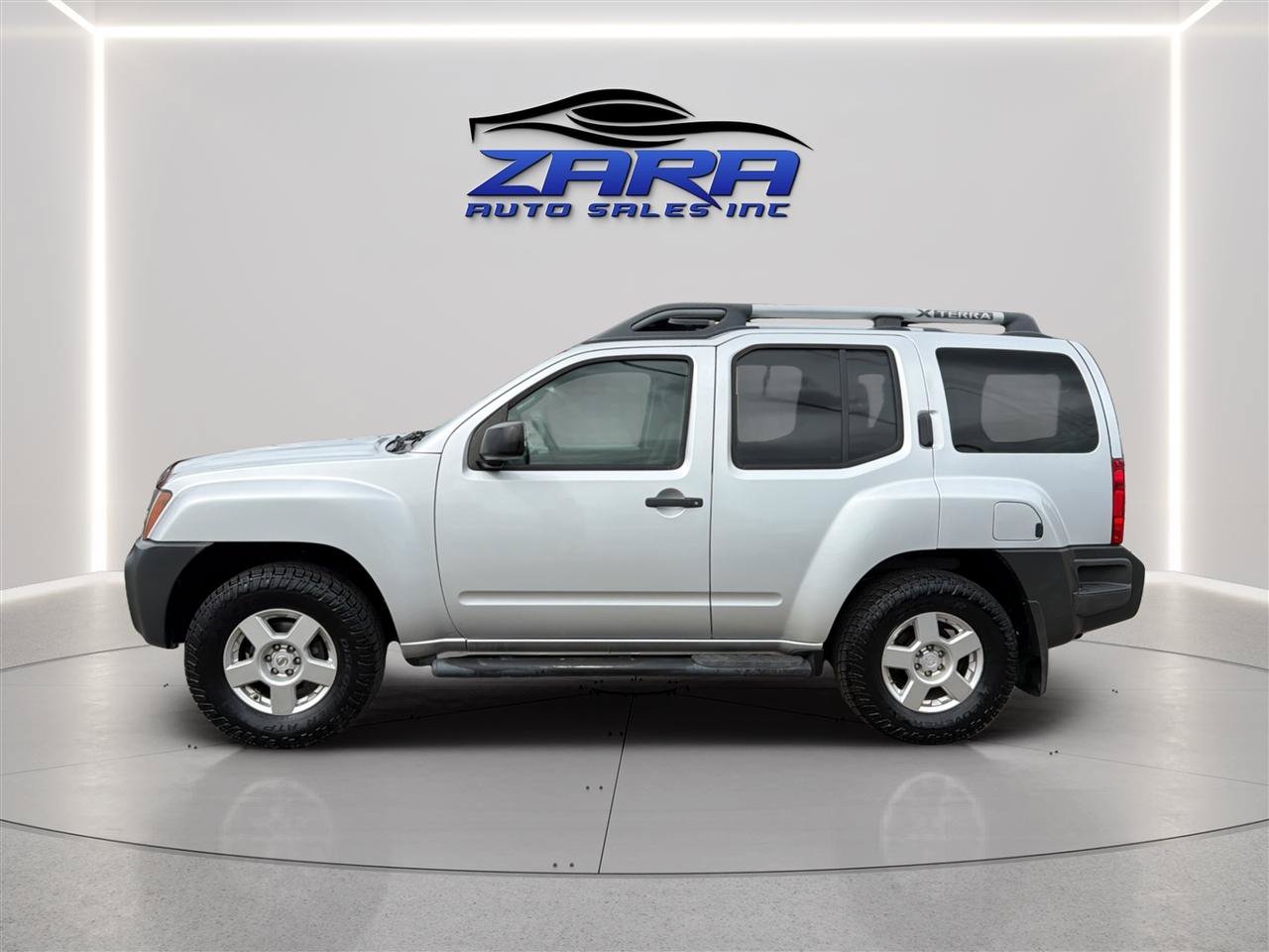 Used 2015 Nissan Xterra X AWD/4WD image 4