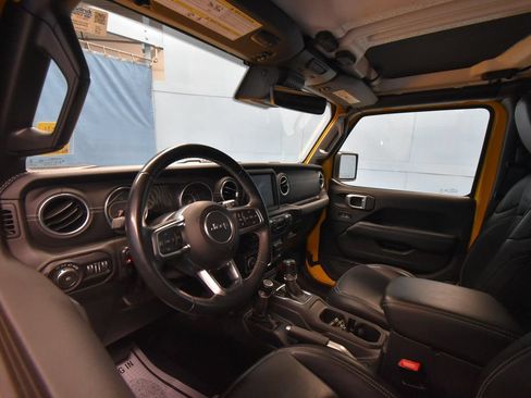 Used 2020 Jeep Wrangler Unlimited Sahara AWD/4WD image 2