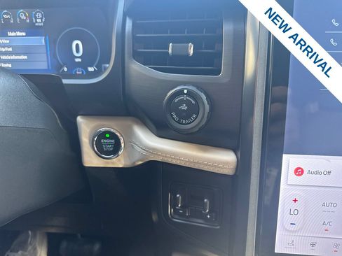 Used 2024 Ford Expedition Platinum AWD/4WD image 30