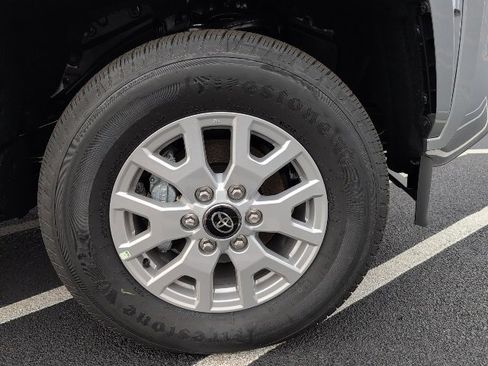 New 2025 Toyota Tacoma SR5 image 5