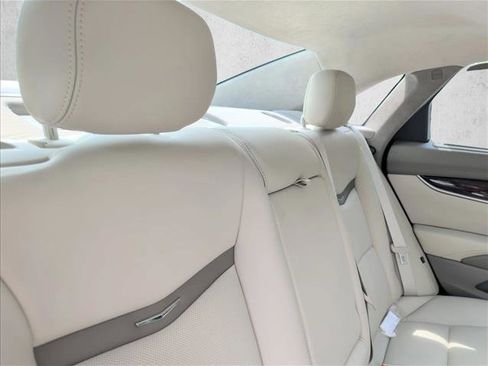 Used 2013 Cadillac XTS Platinum FWD image 19