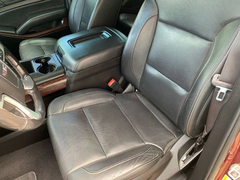 Used 2020 GMC Yukon XL SLT image 27