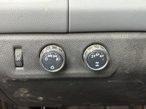 Used 2022 Chevrolet Colorado W/T w/ WT Convenience Package AWD/4WD image 11