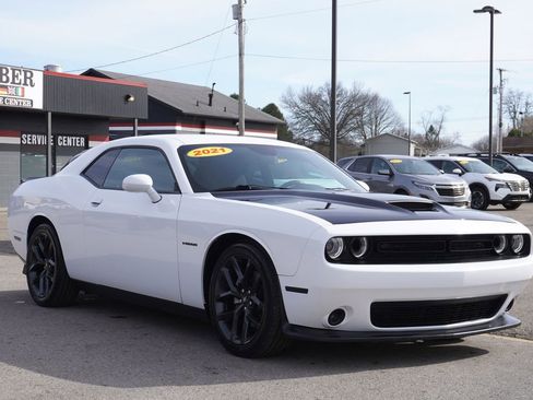 Used 2021 Dodge Challenger R/T w/ Blacktop Package image 9