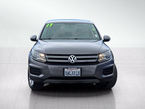 Used 2017 Volkswagen Tiguan Limited w/ Alloy Wheels Package AWD/4WD image 2