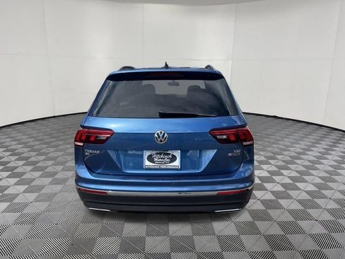 Used 2018 Volkswagen Tiguan SE w/ Panoramic Sunroof Package AWD/4WD image 6