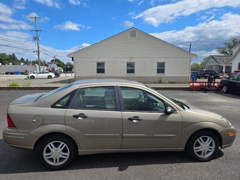 Used 2003 Ford Focus SE FWD image 5