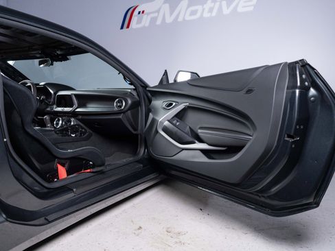Used 2018 Chevrolet Camaro SS RWD image 56