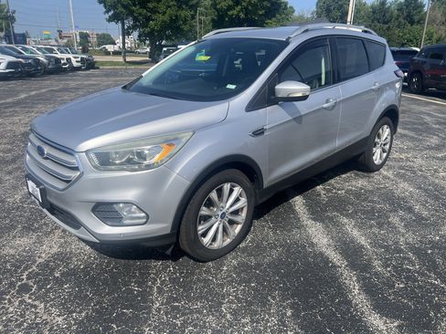 Used 2018 Ford Escape Titanium FWD image 4