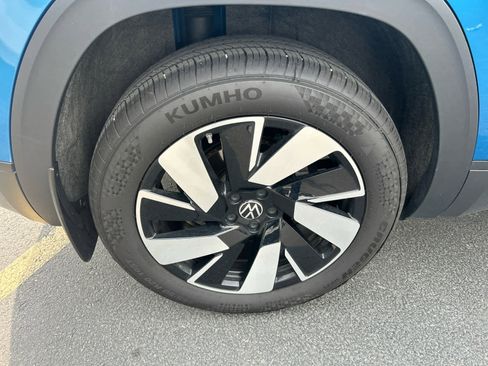 Used 2024 Volkswagen Atlas Cross Sport SE image 9