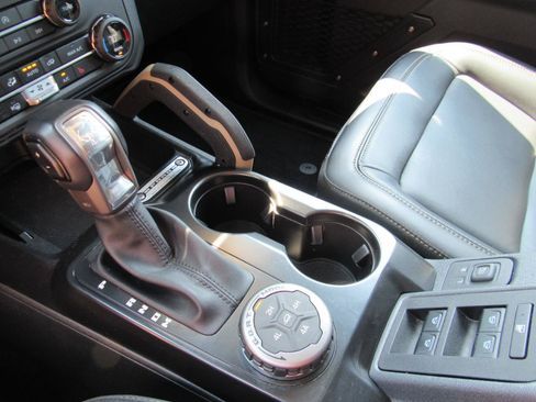 Used 2025 Ford Bronco Badlands AWD/4WD image 7