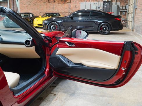 Used 2019 MAZDA MX-5 Miata Grand Touring RWD image 47