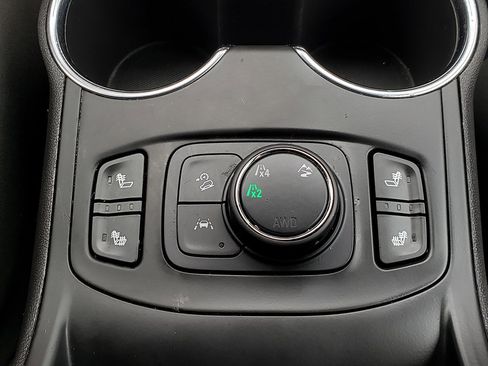 Used 2023 GMC Terrain SLT image 21