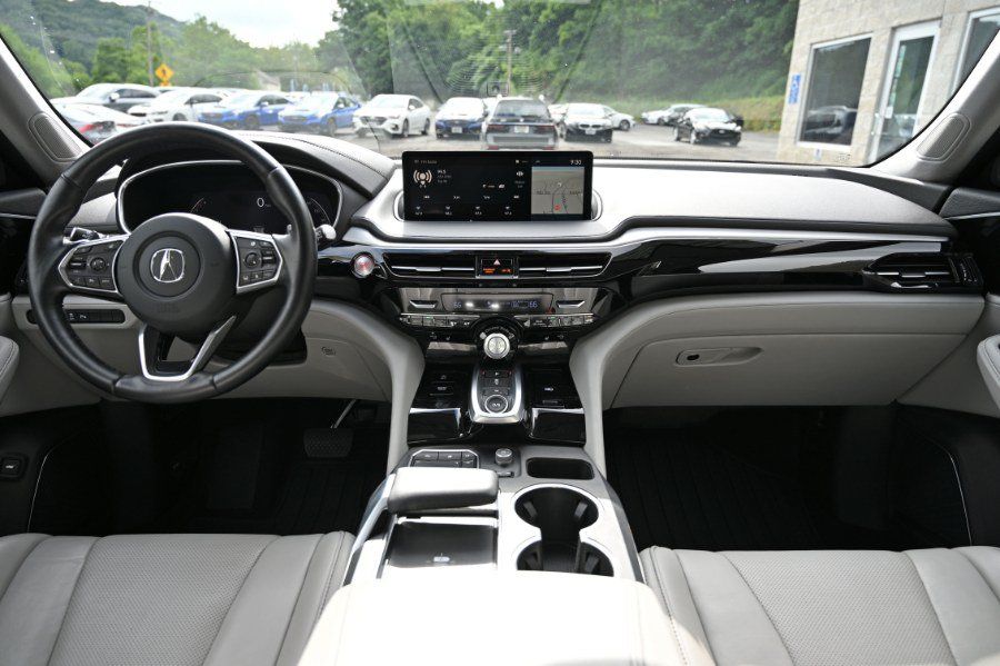 Used 2023 Acura MDX w/ Technology Package AWD/4WD image 18