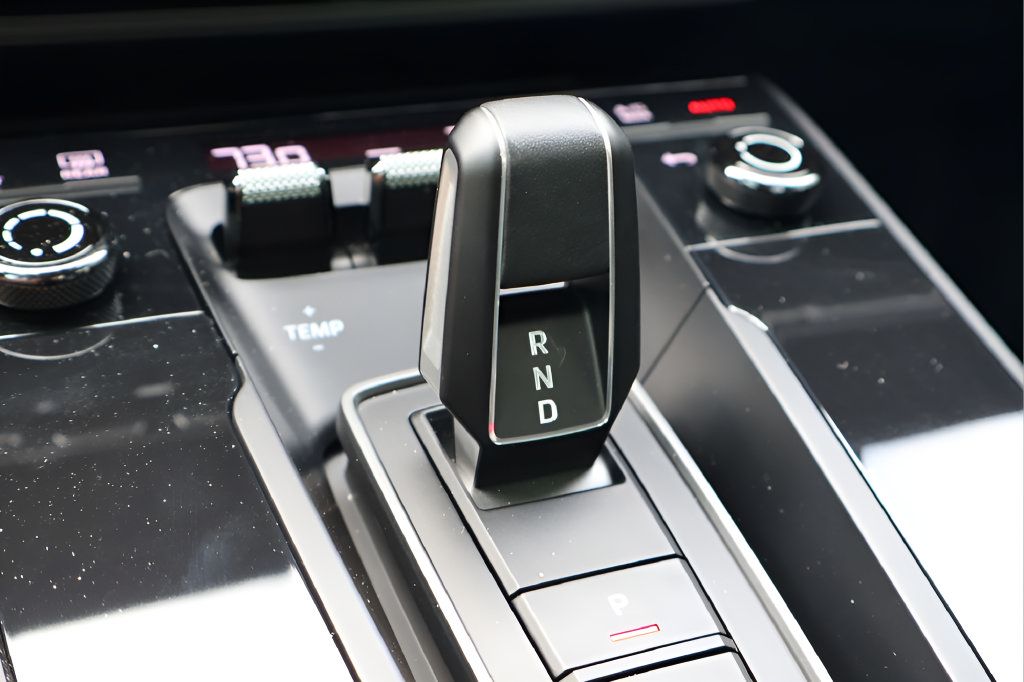 Used 2024 Porsche 911 AWD/4WD image 28