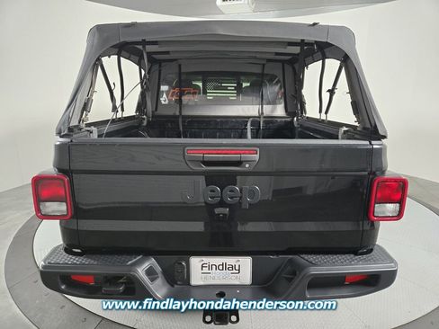 Used 2023 Jeep Gladiator Sport AWD/4WD image 5