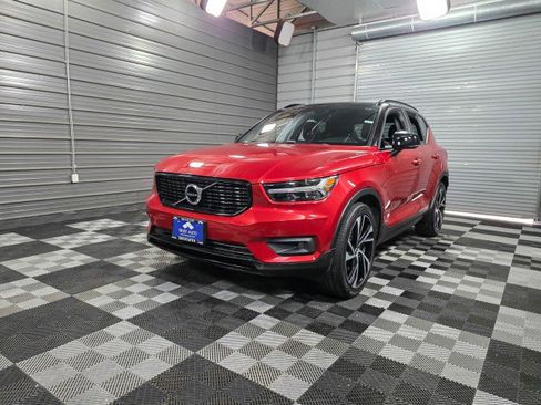 Used 2020 Volvo XC40 T4 R-Design w/ Protection Package Premier image 44