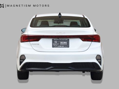 Used 2024 Kia Forte LXS FWD image 9
