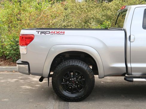Used 2012 Toyota Tundra 4x4 Double Cab w/ Tow Pkg image 9