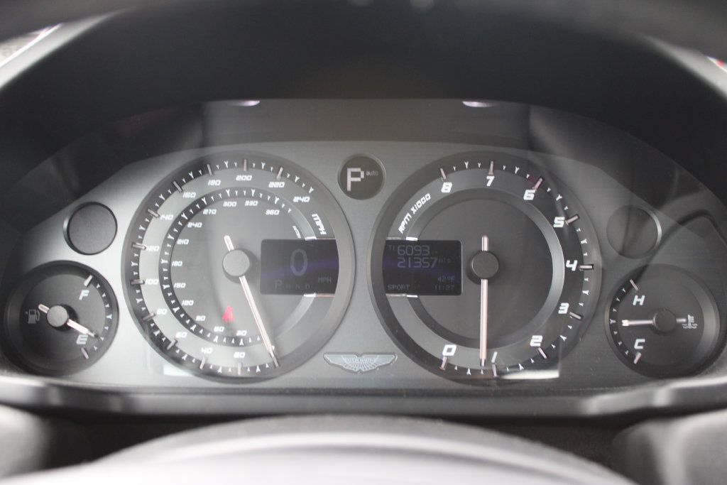 Used 2014 Aston Martin Vanquish Volante RWD image 15