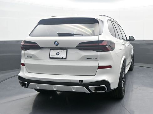 New 2026 BMW X5 xDrive40i w/ M Sport Package AWD/4WD image 7