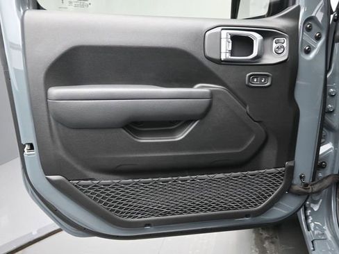 New 2025 Jeep Gladiator Sport image 12