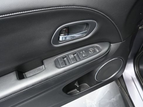 Used 2020 Honda HR-V EX-L image 16