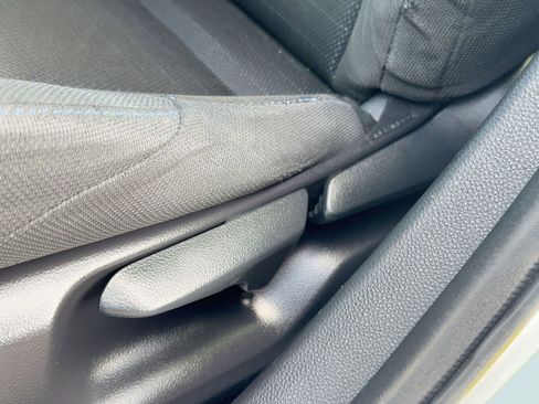 Used 2021 Toyota Corolla SE image 13