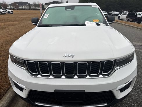 Used 2023 Jeep Grand Cherokee 4WD 4xe image 3